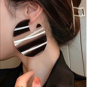 - Beautiful Large Mono chrome colored earrings